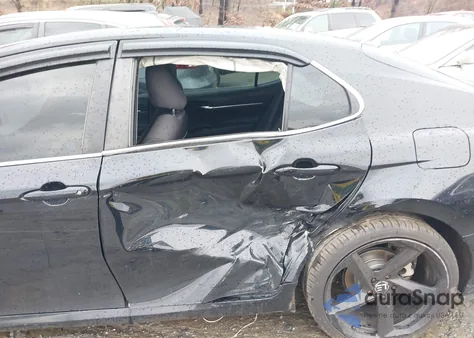 2018 Toyota Camry Le из США, поврежденный, VIN 4T1B11HK2JU086998